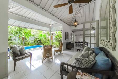 Hideaways Seminyak Villa ภายนอก รูปภาพ